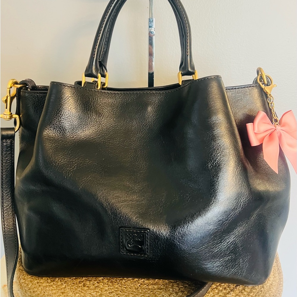 Dooney & Bourke
Women's Black Barlow Leather Satchel - Picture 2 of 7